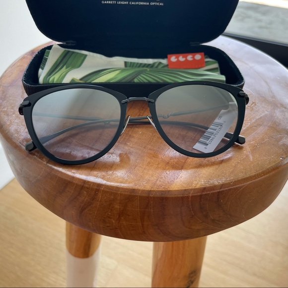 NWOT Garrett Leight Beverly in Black with Case and Cloth - Picture 3 of 7